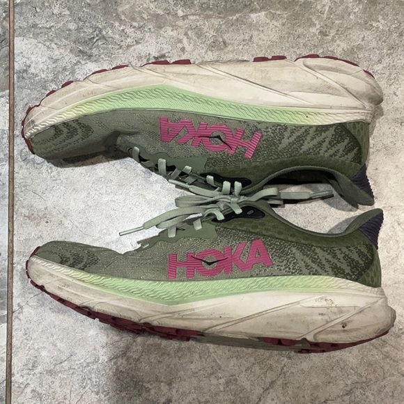 Hoka Challenger Olive and Burgundy Athletic Shoes size 11 B - Picture 3 of 4